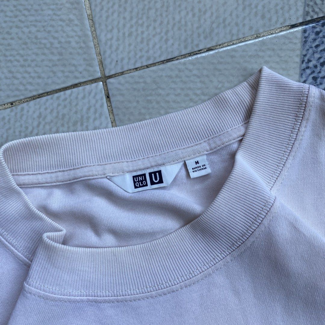 Cream Uniqlo longsleeve (Category: Coats, Jackets and Outerwear) located in Labrador. Submitted by jristhrift (Listing ID 1464362885, Image 2). Description: ⬇️DETAILS⬇️ Cream Uniqlo Longsleeve Brand: Uniqlo -ready to wear (nalabhan na) -complete tags -cream color -good fitting -small pouch Model: 5’6 height _________________________________________ 📐Dimes(M ) W: 22.7 L: 27.5 issue: stain not visible Condition: excellent Color rate: 9/10.