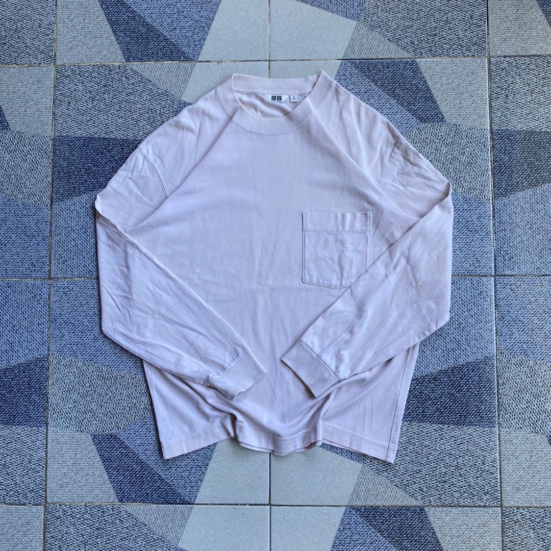 Cream Uniqlo longsleeve (Category: Coats, Jackets and Outerwear) located in Labrador. Submitted by jristhrift (Listing ID 1464362885, Image 1). Description: ⬇️DETAILS⬇️ Cream Uniqlo Longsleeve Brand: Uniqlo -ready to wear (nalabhan na) -complete tags -cream color -good fitting -small pouch Model: 5’6 height _________________________________________ 📐Dimes(M ) W: 22.7 L: 27.5 issue: stain not visible Condition: excellent Color rate: 9/10.
