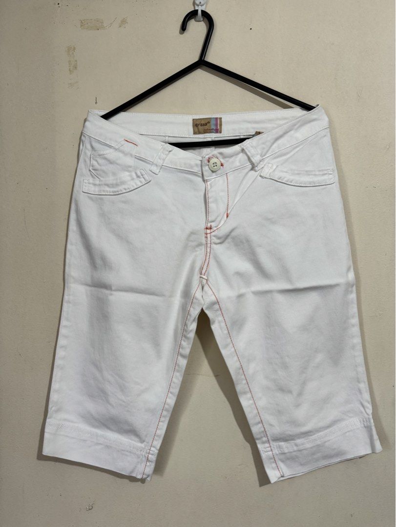 Crissa Capri Pants in White (Category: Other Bottoms) located in Licab. Submitted by imvincentleo (Listing ID 1464435574, Image 1). Description: .
