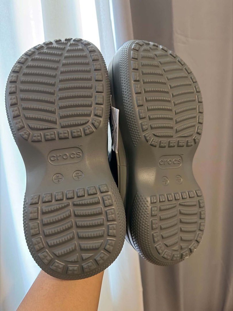 Crocs sandals (Category: Flats & Sandals) located in Manila. Submitted by perlitas (Listing ID 1464372118, Image 3). Description: Sf included☺️.