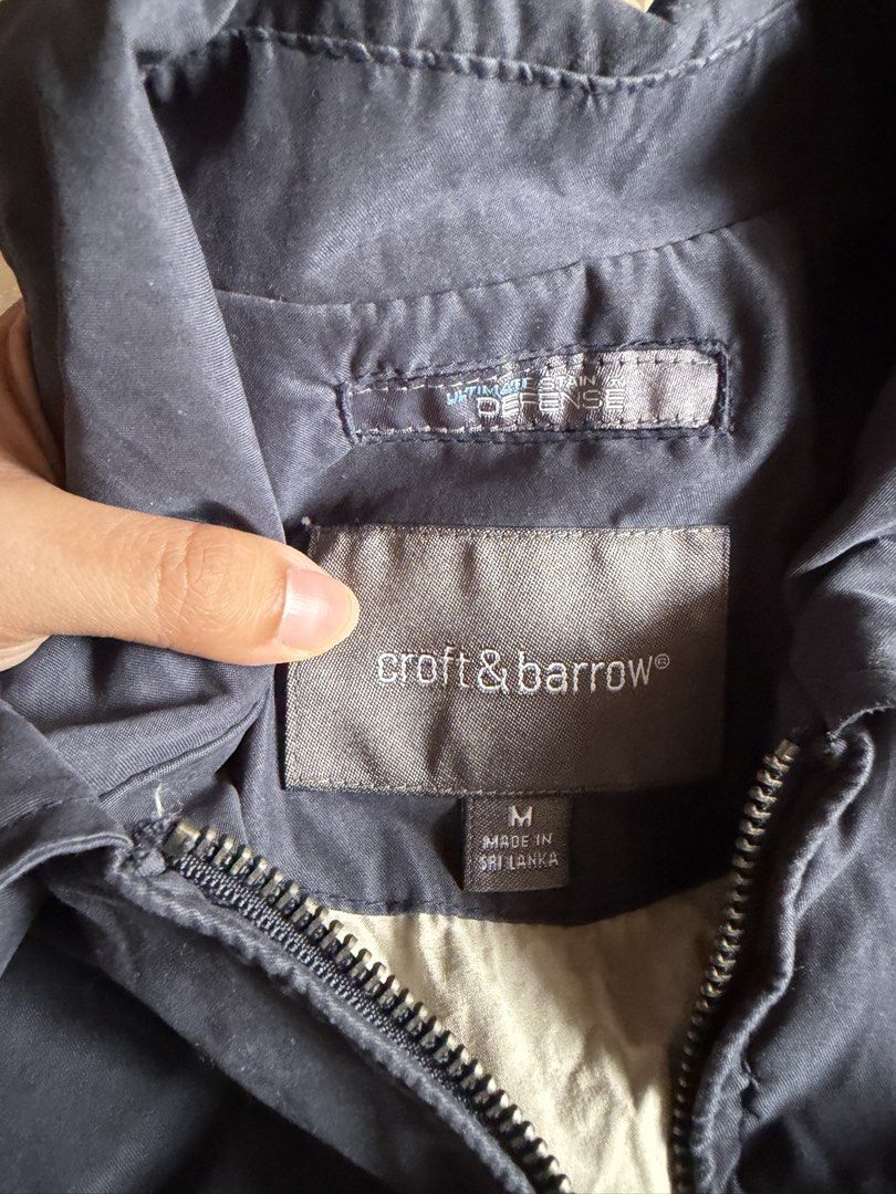 Croft & Barrow Men's Navy Bomber Jacket Size M (Category: Coats, Jackets and Outerwear) located in Cabanatuan. Submitted by bellasntg (Listing ID 1464399413, Image 2). Description: - Navy blue bomber jacket by Croft & Barrow - Size: Medium - Zip-up front with collared neckline - Elasticated cuffs and hem for a snug fit - Two decorative button details at the bottom hem - Origin: Made in Sri Lanka MOP: 💳 GCash 💳 Maya 🏦 Bank Transfer Mode of Ship