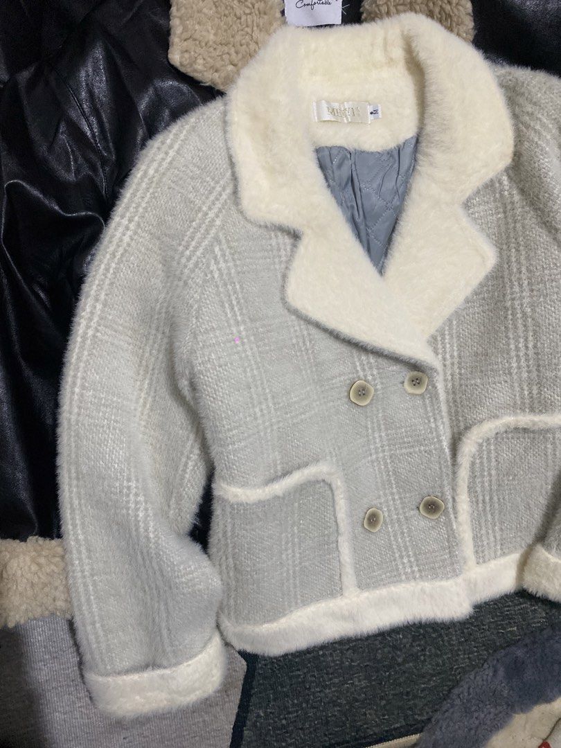 Crop mouton jacket (Category: Coats, Jackets and Outerwear) located in Baguio. Submitted by jelaitrift (Listing ID 1464561279, Image 2). Description: Cute sa actual neto Good for travel Parang brandnew pa.