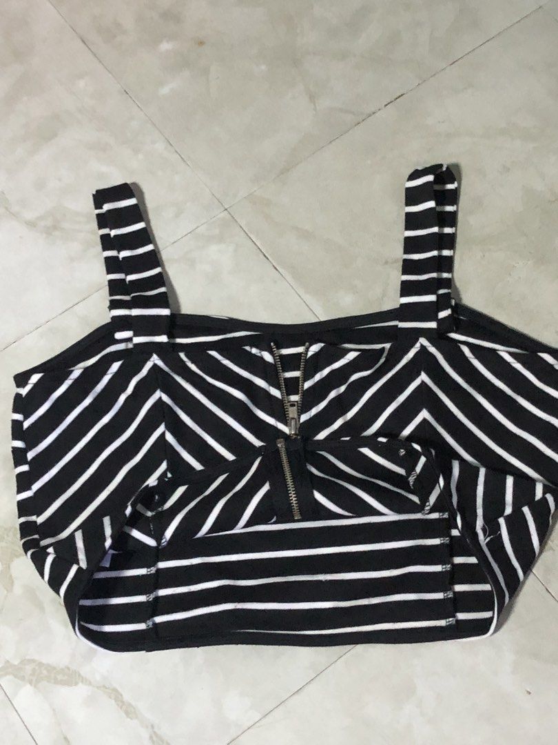 Crop top black and white strip (Category: Others Tops) located in Manila. Submitted by cherub._. (Listing ID 1464531789, Image 2). Description: .