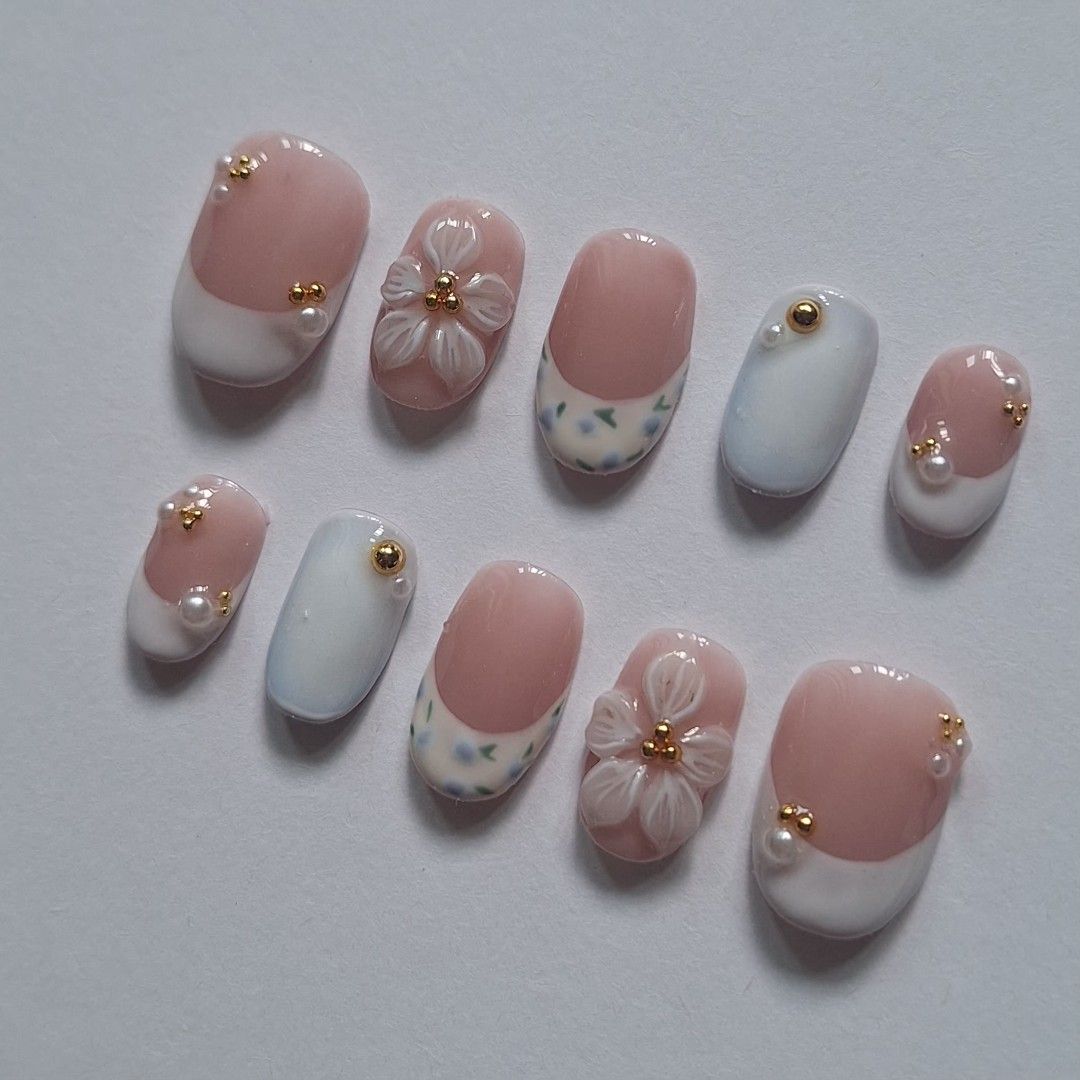Custom press on nails (Category: Hands & Nails) located in Quezon City. Submitted by luxetips_pressph (Listing ID 1464421739, Image 3). Description: Custom Press On Nails for 250-350php Any shape and length message to order and for inquiries! Inclusions: 📌 Nail Prep Kit (Alcohol Pads, Cuticle Pusher, Nail File) 📌Jelly Glue 📌 Care Card 📌Press On Nails.