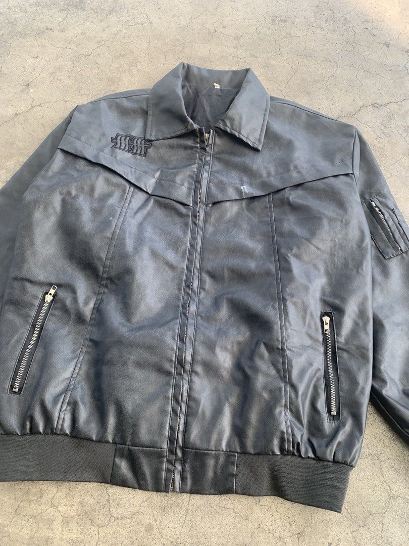 Customize Leather Jacket (Category: Coats, Jackets and Outerwear) located in Manila. Submitted by gudthriftby.la (Listing ID 1462081448, Image 2). Description: (Excellent Condition) - Stained issue Size: Large Measurements Length: 28 Width: 25 Sleeve: 24 MOP: GCASH / MOD: J&T & LBC 🚚 Located: Sta Ana Manila, Philippines 🇵🇭 DM TO PURCHASE! 📩.