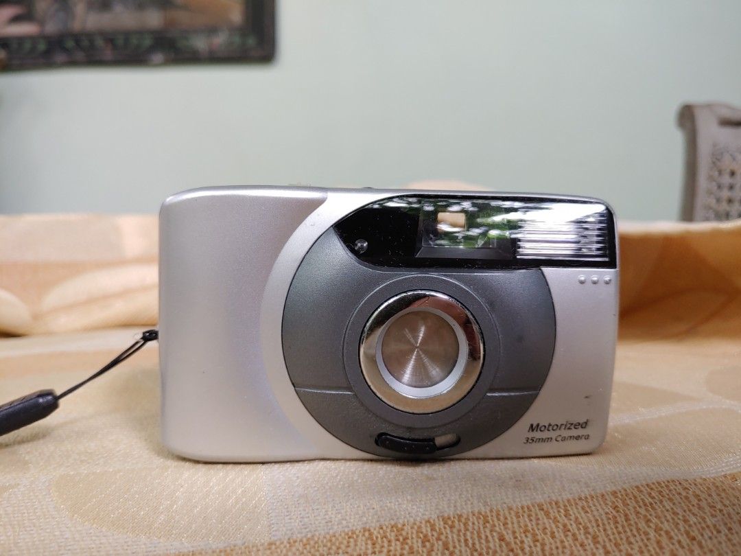 CVS Brand 35mm Film Camera (Category: Cameras) located in Paranaque City. Submitted by AgentSnapCameras (Listing ID 1464461446, Image 2). Description: Excellent working condition Flash Ok Winding/Rewinding Ok Smooth exterior Runs on AAA batteries (included) Fits any 35mm film, even reloaded types ISO 400 recommended.
