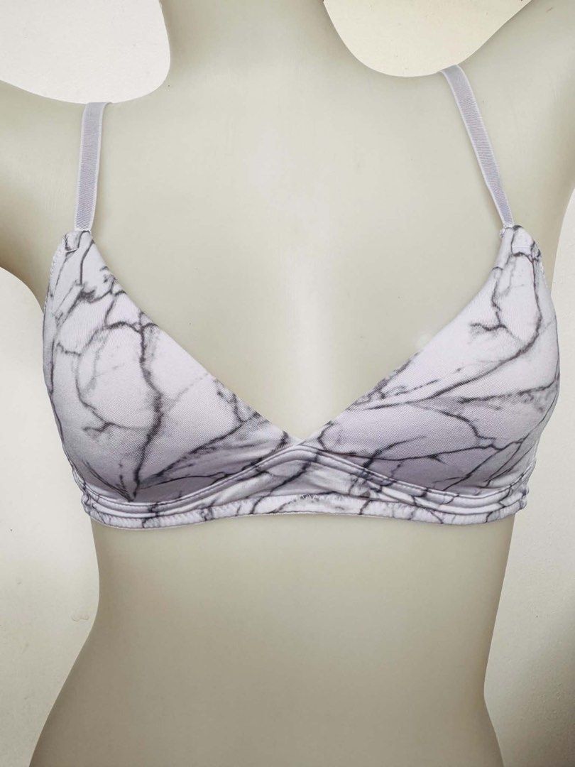 danskin bra nonwire 32A (Category: Undergarments & Loungewear) located in San Jose. Submitted by 99ners (Listing ID 1464468179, Image 1). Description: .