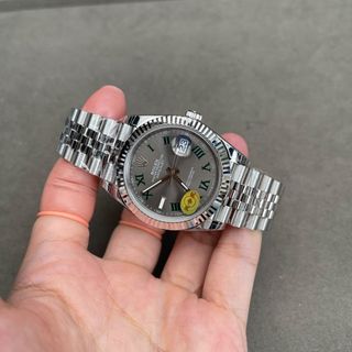 (Category: ) located in . Submitted by billionaire.lux (Listing ID 1464355121, Image 1). Description: .