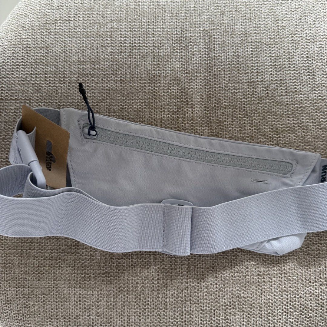 Decathlon Belt for Run (Category: Activewear) located in Davao. Submitted by aug_amari (Listing ID 1464536071, Image 2). Description: Bnew!! .