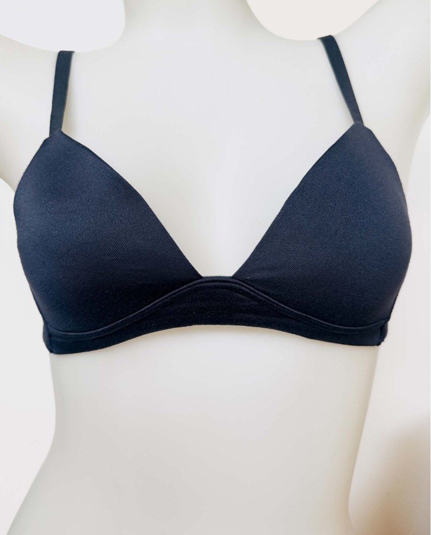 delta navy blue bra 32A (Category: Undergarments & Loungewear) located in San Jose. Submitted by 99ners (Listing ID 1464467933, Image 1). Description: .