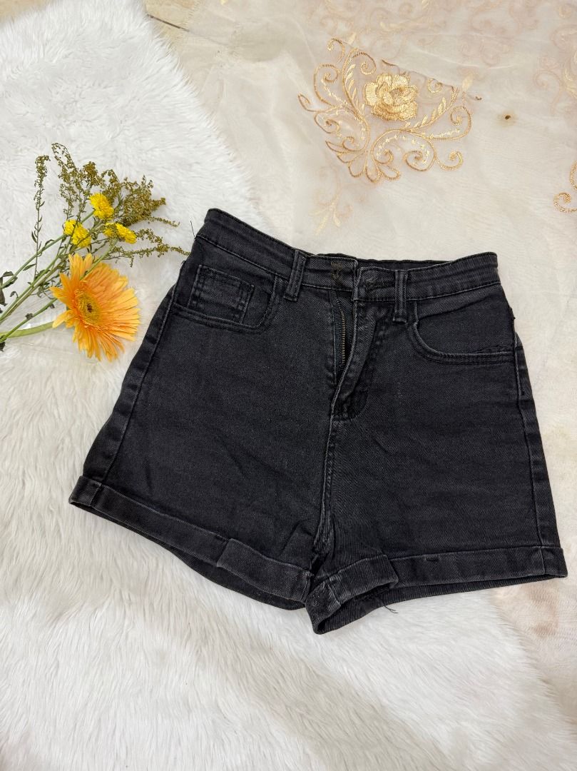 Denim Black Short (Category: Shorts) located in Mandaluyong City. Submitted by prelovedbyrinoa_ (Listing ID 1464361599, Image 1). Description: • Preloved / gently used • Good condition | need buttons • Waist: 24–25" • Length: 13".