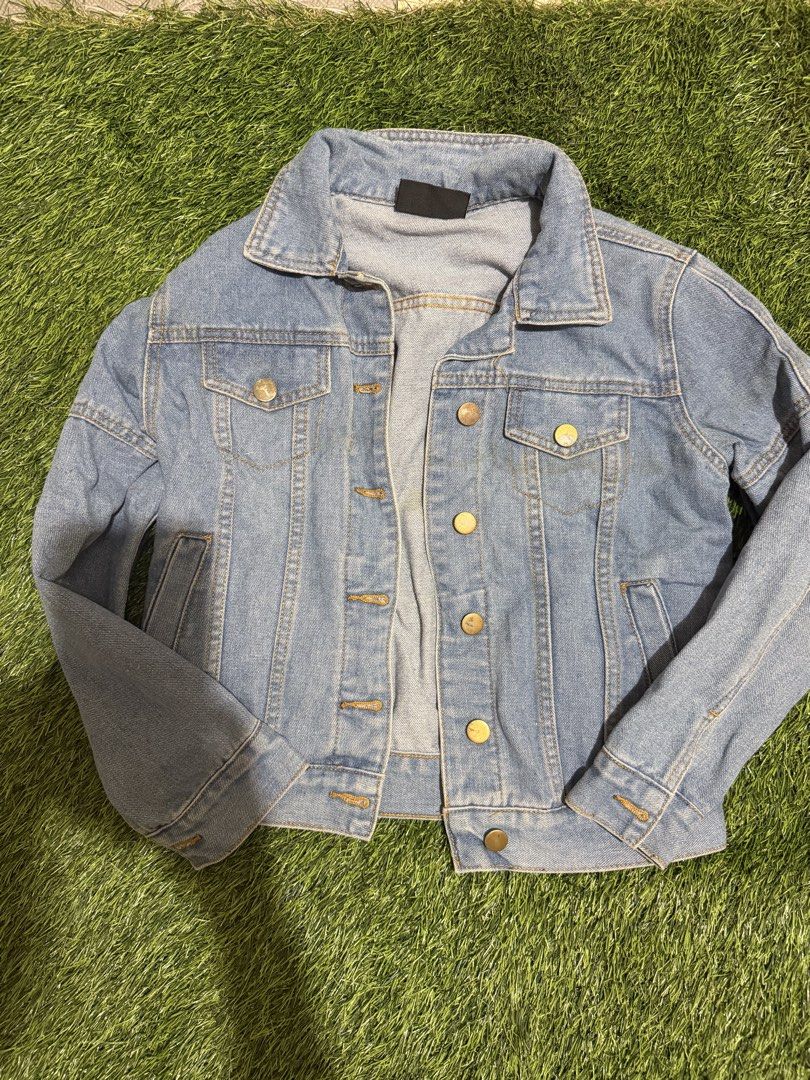 Denim jacket (Category: Coats, Jackets and Outerwear) located in Bulacan. Submitted by solovedbyjel (Listing ID 1464494508, Image 1). Description: With issue back and front.