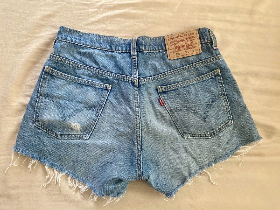 Denim shorts (Category: Shorts) located in Cebu City. Submitted by prelovedbygaely (Listing ID 1464466450, Image 2). Description: Size 31-32.