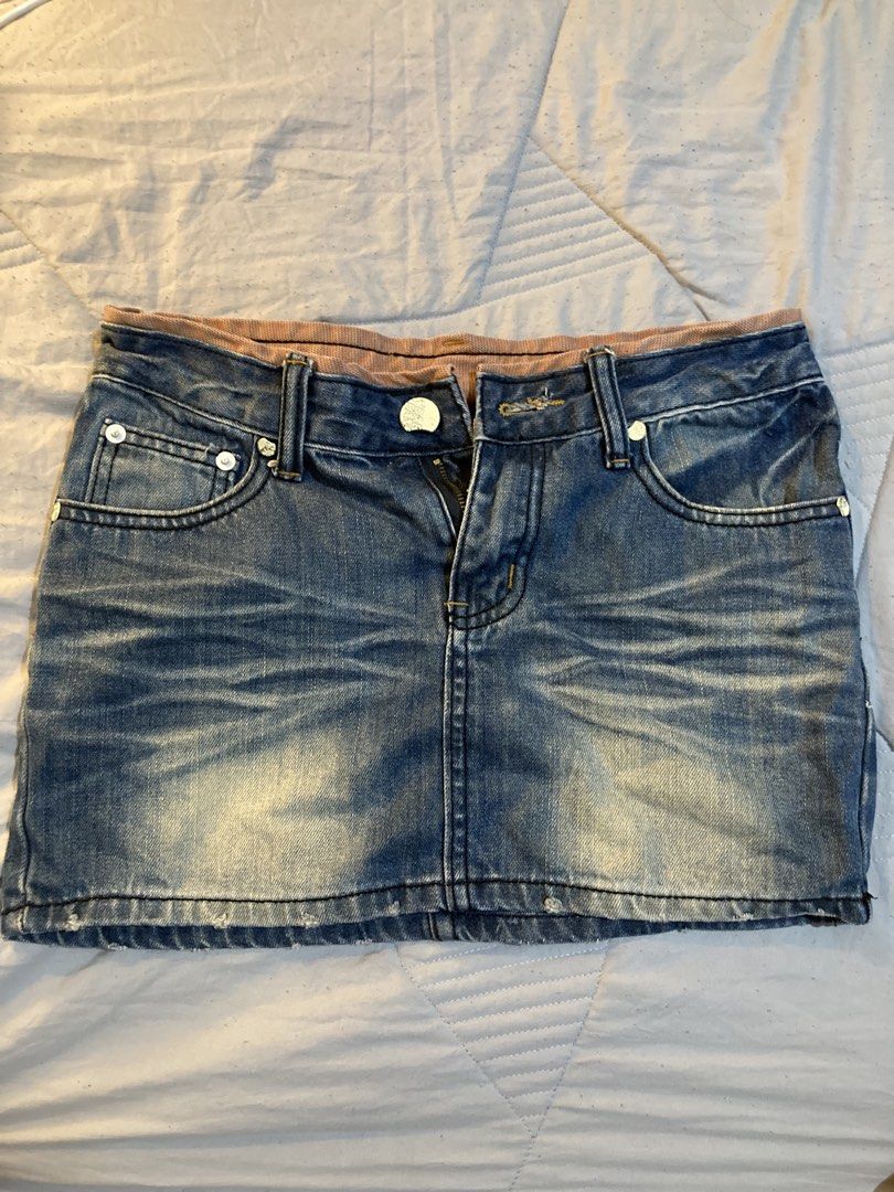 Denim Skirt (Category: Skirts) located in Quezon City. Submitted by jazminrosee (Listing ID 1464479051, Image 1). Description: •size: small to medium •same day delivery.