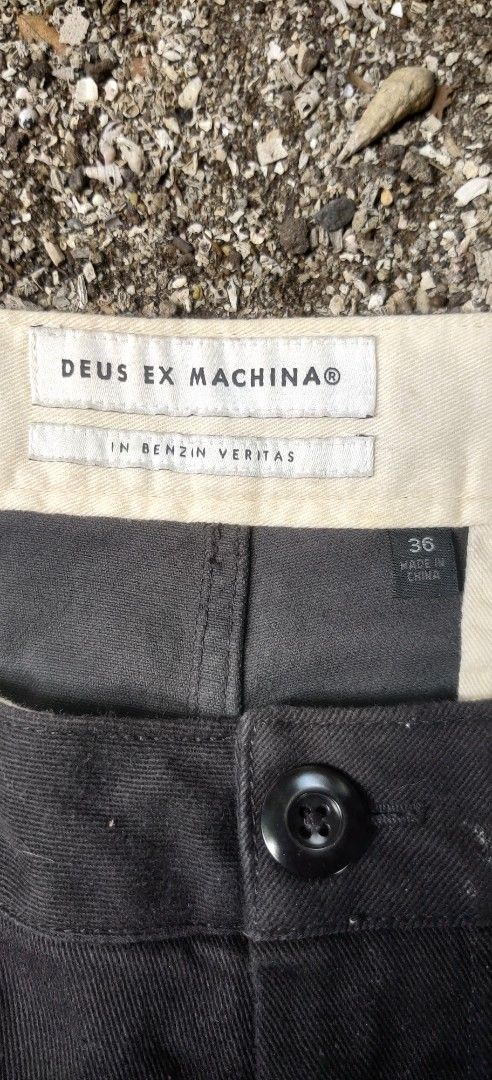 Deus Ex Machina Shorts Black Size 36 (Category: Shorts) located in Bago City. Submitted by louielinco (Listing ID 1464567378, Image 2). Description: - Brand: Deus Ex Machina - Color: Black - Material: 98% Cotton, 2% Spandex - Fit: Comfortable - Size: Tagged 36 - Occasion: Casual wear - Origin: Made in China.