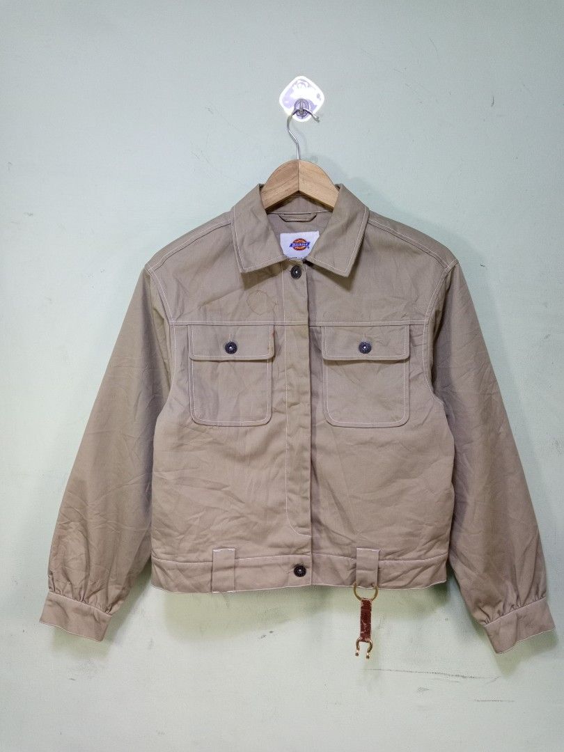 Dickies Beige Workwear Jacket XS (Category: Coats, Jackets and Outerwear) located in Manila. Submitted by onewikstraight (Listing ID 1464566804, Image 1). Description: - Classic Dickies workwear jacket - Color: Beige - Size: Tagged XS - Closure: Button-up front - Pockets: Two chest pockets - Details: Elasticated cuffs and hem, small leather waist strap pm 📨📥 1600+sf.