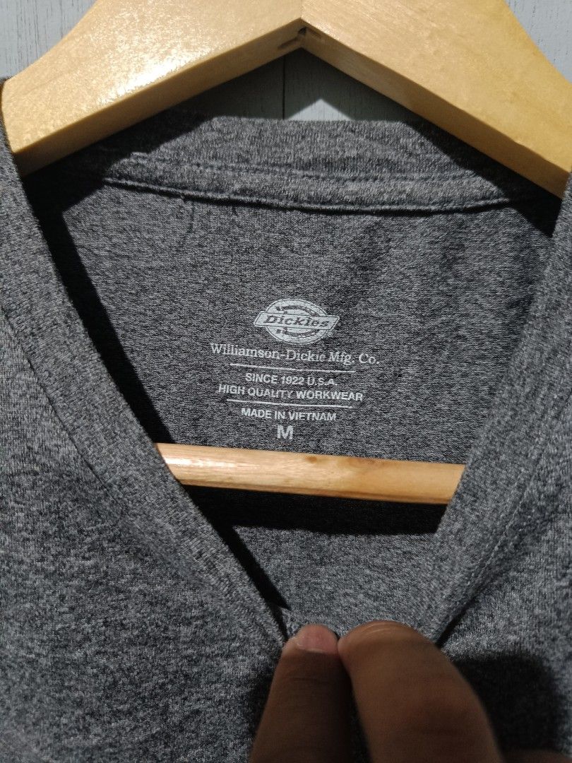 DICKIES DRI FIT (Category: Tshirts & Polo Shirts ) located in Davao. Submitted by thrift.it.denzz (Listing ID 1464447273, Image 3). Description: DICKIES DRI FIT TEE •SIZE MEDIUM W20 L25 •GOOD AS NEW CONDITION •NEED WASH •450🏷️ ADD SHIPPING FEE 📩DM📩.