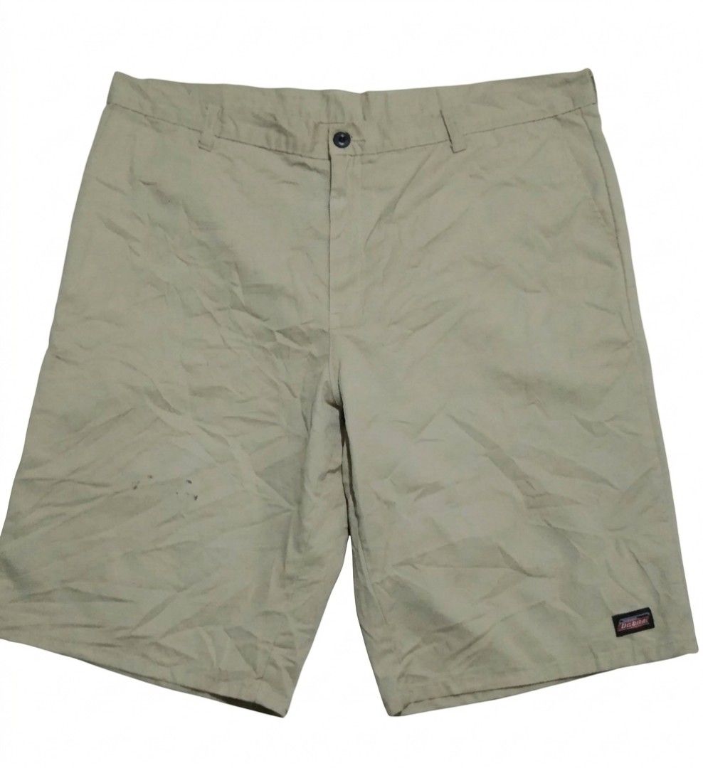 Dickies Khaki Work Shorts Size 42 (Category: Shorts) located in Quezon City. Submitted by aljonbermu25659 (Listing ID 1464360354, Image 2). Description: Khaki Dickies work shorts. Size 42. Made from a polyester and cotton blend. Durable and comfortable for everyday wear. Features multiple pockets for utility. Great for work or casual outings. Get these classic shorts now..