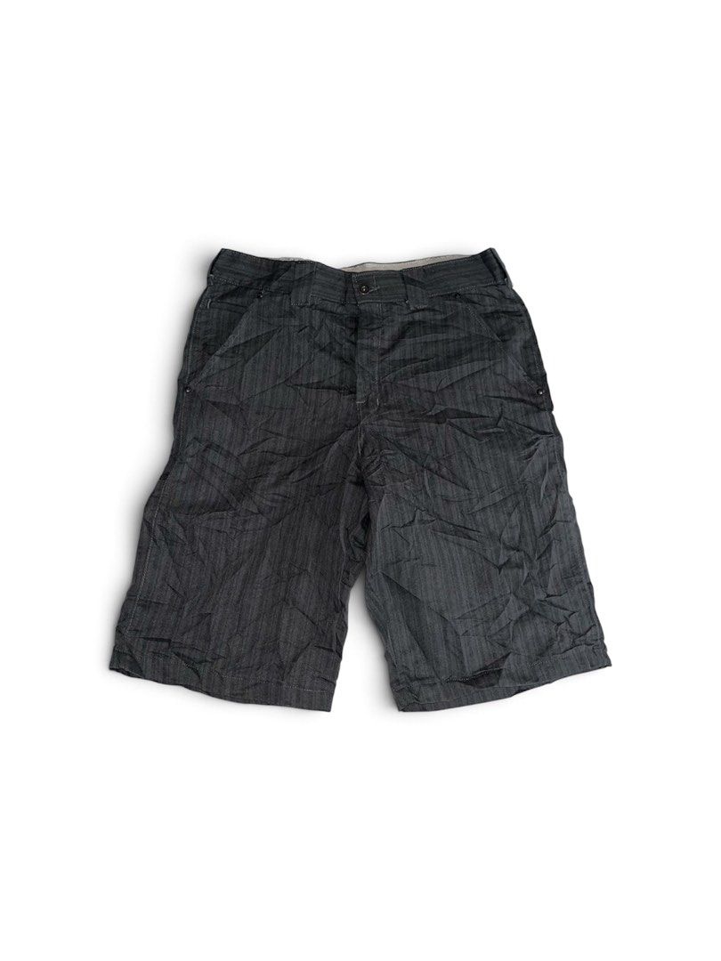 Dickies Regular Fit Striped Shorts (Category: Shorts) located in Nabua. Submitted by lastthrift2.0 (Listing ID 1464514788, Image 2). Description: Dimes•34x24 hem 11.5 Excellent condition Single patch only - Dickies shorts - Regular fit - Dark grey with subtle vertical stripes - Button and zip closure - Multiple pockets for convenience - Ideal for casual wear.