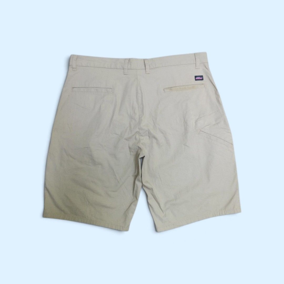 DICKIES RIPSTOP SHORT (Khaki) (Category: Activewear) located in Guihulngan. Submitted by johnjohndripgoods (Listing ID 1464355076, Image 2). Description: DICKIES RIPSTOP SHORT (Khaki) SIZE: 36 LENGTH: 21.5 EXCELLENT CONDITION NO ISSUE OPEN FOR VC DM.