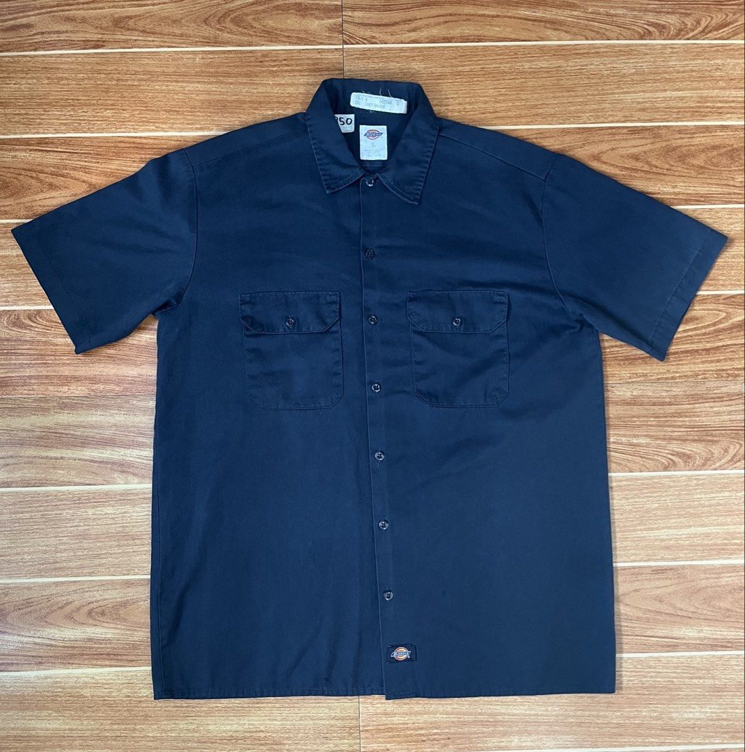 Dickies Short Sleeve Work Shirt Navy Blue (Category: Tshirts & Polo Shirts ) located in Manila. Submitted by a.stmngo (Listing ID 1464449996, Image 1). Description: DICKIES Size large on tag Width 24 inches Length 31 inches Good condition 📍Nagcarlan, Laguna 📍Manage tour expectation. Item is thrifted..