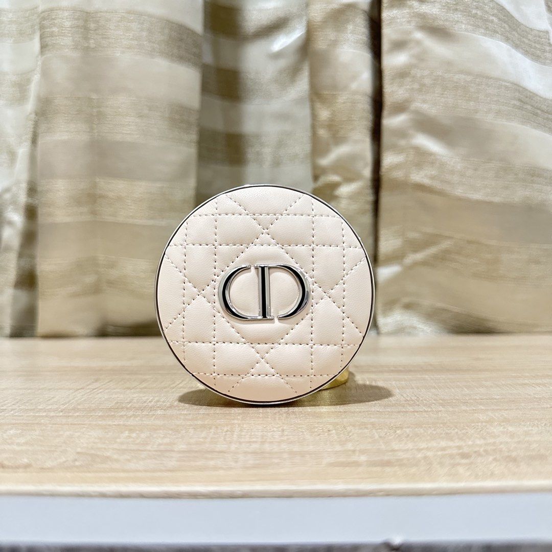 Dior Forever Nude Matte Filter Compact Powder - 04 Tan (Category: Makeup) located in Paranaque City. Submitted by changingclassic (Listing ID 1464472886, Image 1). Description: Dior Forever Nude Matte Filter compact powder -Used once - Shade: 04 Tan - Origin: Made in Italy - Net Weight: 9g / 0.31 oz - Features: Pressed powder with embossed Dior cannage pattern - Includes: Compact with built-in mirror.