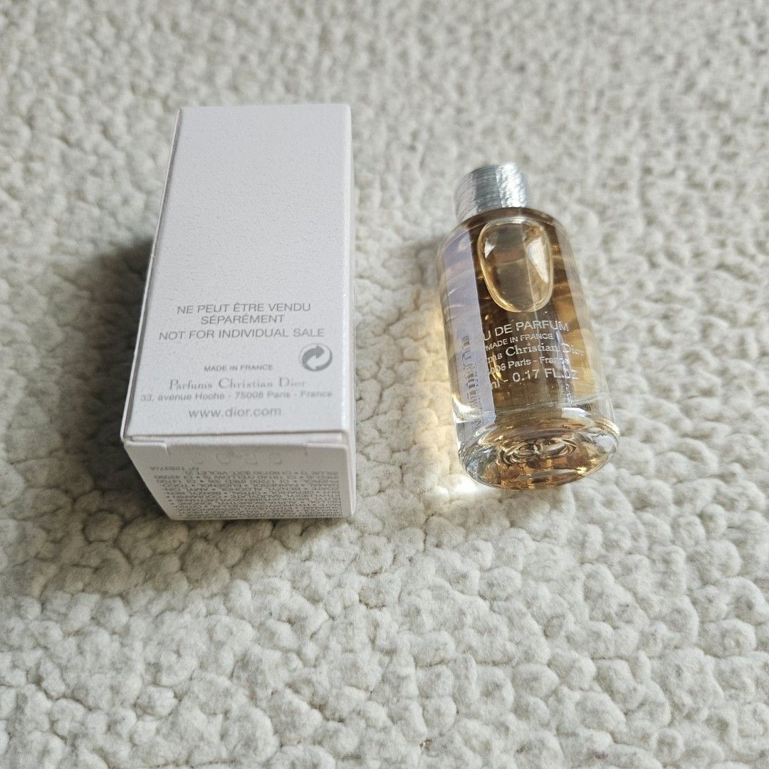 5ml Dior Joy Eau de Parfum Miniature Perfume Bottle (Category: Fragrance & Deodorants) located in Cebu City. Submitted by falloutin (Listing ID 1464374144, Image 3). Description: Dior Joy Eau de Parfum 5ml Authentic Dior from the US. Not a fragrance replica, not an imitation. Size: 5 ml (Travel Size with Box) Location: Cebu City Payment: Gcash, Landbank, GoTyme, or upon Meet-up Shipping: SDD, Direct J&T, or LBC.