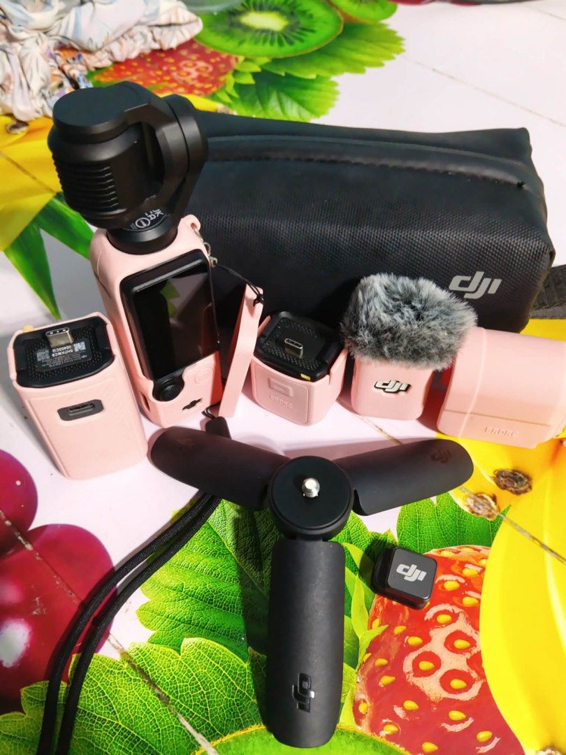 DJI Osmo Pocket 3 Creator Combo - 28.5k Nego Batangas (Category: Cameras) located in Manila. Submitted by gentlecrystal.35b1ec (Listing ID 1464367328, Image 2). Description: DJI Osmo Pocket 3 Creator Combo - 28500k Nego Batangas City Complete Creator Combo set No issue. Pang-vlog, travel, reels Brand new 37k+ sa store 26.5k last sa sure buyer today PM!.