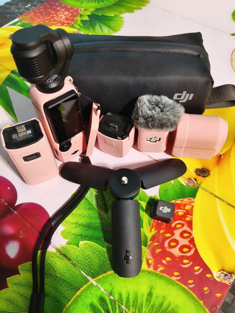 DJI Osmo Pocket 3 Creator Combo - 28.5k Nego Batangas (Category: Cameras) located in Manila. Submitted by gentlecrystal.35b1ec (Listing ID 1464367328, Image 1). Description: DJI Osmo Pocket 3 Creator Combo - 28500k Nego Batangas City Complete Creator Combo set No issue. Pang-vlog, travel, reels Brand new 37k+ sa store 26.5k last sa sure buyer today PM!.