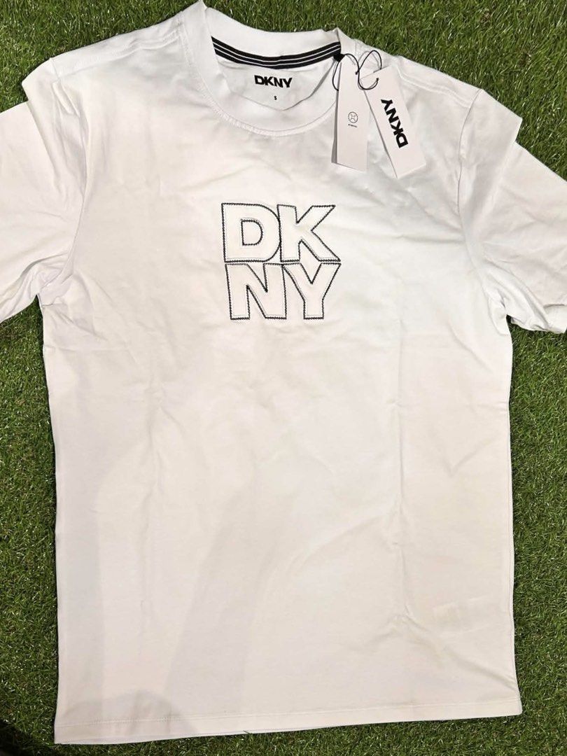 DKNY White T-Shirt Size S (Men's) (Category: Tshirts & Polo Shirts ) located in Cabanatuan. Submitted by halladays (Listing ID 1464381815, Image 1). Description: .