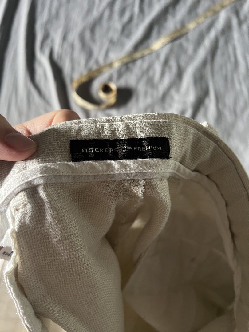 DOCKERS LINEN PANTS (Category: Trousers) located in Antipolo. Submitted by vintagedon_ (Listing ID 1464365228, Image 3). Description: DIMES: 36W x 39L NO ISSUE.