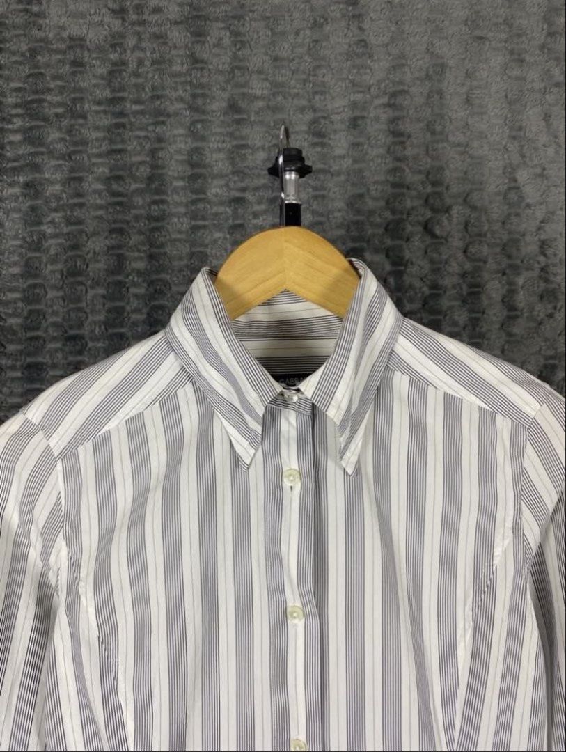 Dolce & Gabbana Striped Long Sleeves (Category: Longsleeves) located in Bacolod City. Submitted by treasurehunts.6100 (Listing ID 1464553436, Image 2). Description: Dolce & Gabbana Striped Long Sleeves Condition - Excellent Color - Color rate - 9.8 / 10 Flaws - Minor Stain, Cracked Button ( Barely Noticeable, Look at the last photo ) Size 40 Dimensions : Width - 18 Length - 26.5 .