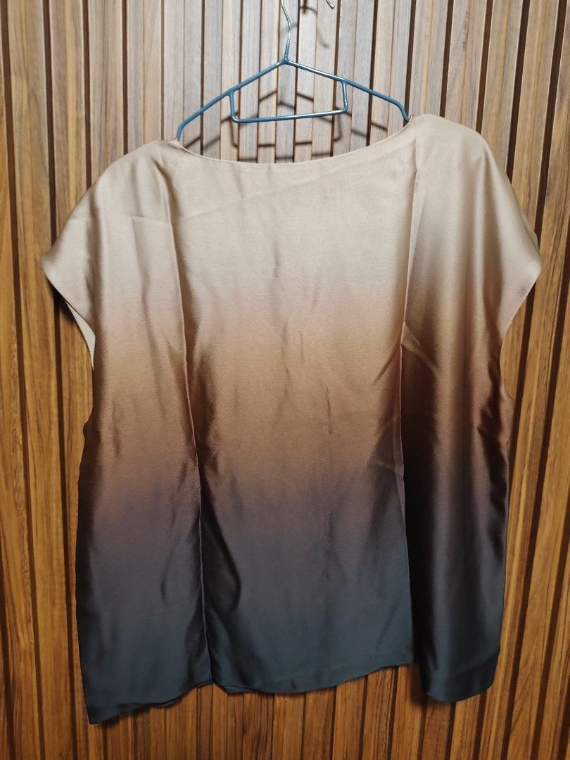 Donna karan New York v neck blouse (Category: Sleeveless) located in General Mariano Alvarez. Submitted by plussize_republic (Listing ID 1464438577, Image 2). Description: brand new without hangtag best fit to 4x sleeveless shipping fee c/ o buyer.