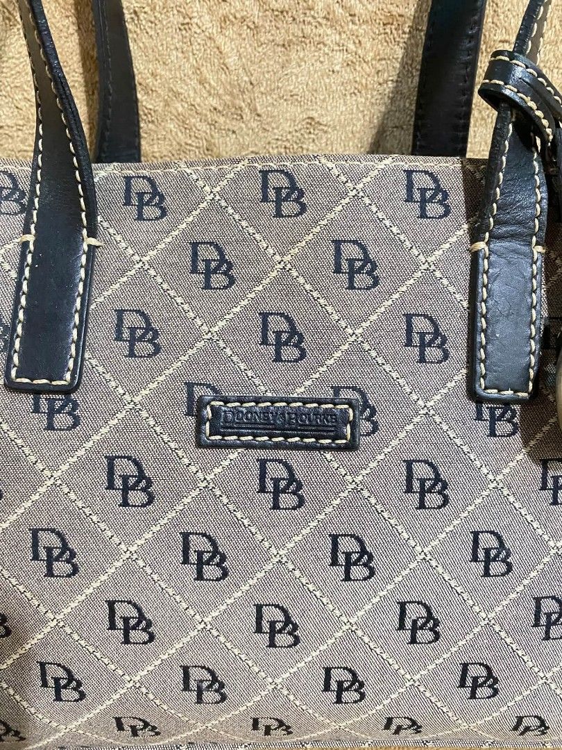 DOONEY AND BOURKE (Category: Shoulder Bags) located in Dumaguete. Submitted by camillaolshoppe2 (Listing ID 1464389648, Image 2). Description: Dooney and Bourke initial east/west tote excellent condition.