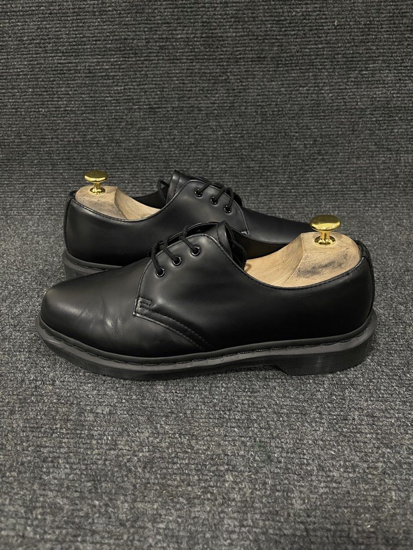 DR. MARTEN 1461 MONO (Category: Dress Shoes) located in Koronadal. Submitted by dial_9506 (Listing ID 1464502238, Image 3). Description: wts!! 🗣️ DR. MARTEN 1461 MONO 9 us / 42 euro / 27 cm -2680php FREE SHIPPING overall pair is in excellent condition will send more detailed pics upon request just dm me 👍🏿 IG : @DIAL9506_ 📍9506 mindanao.