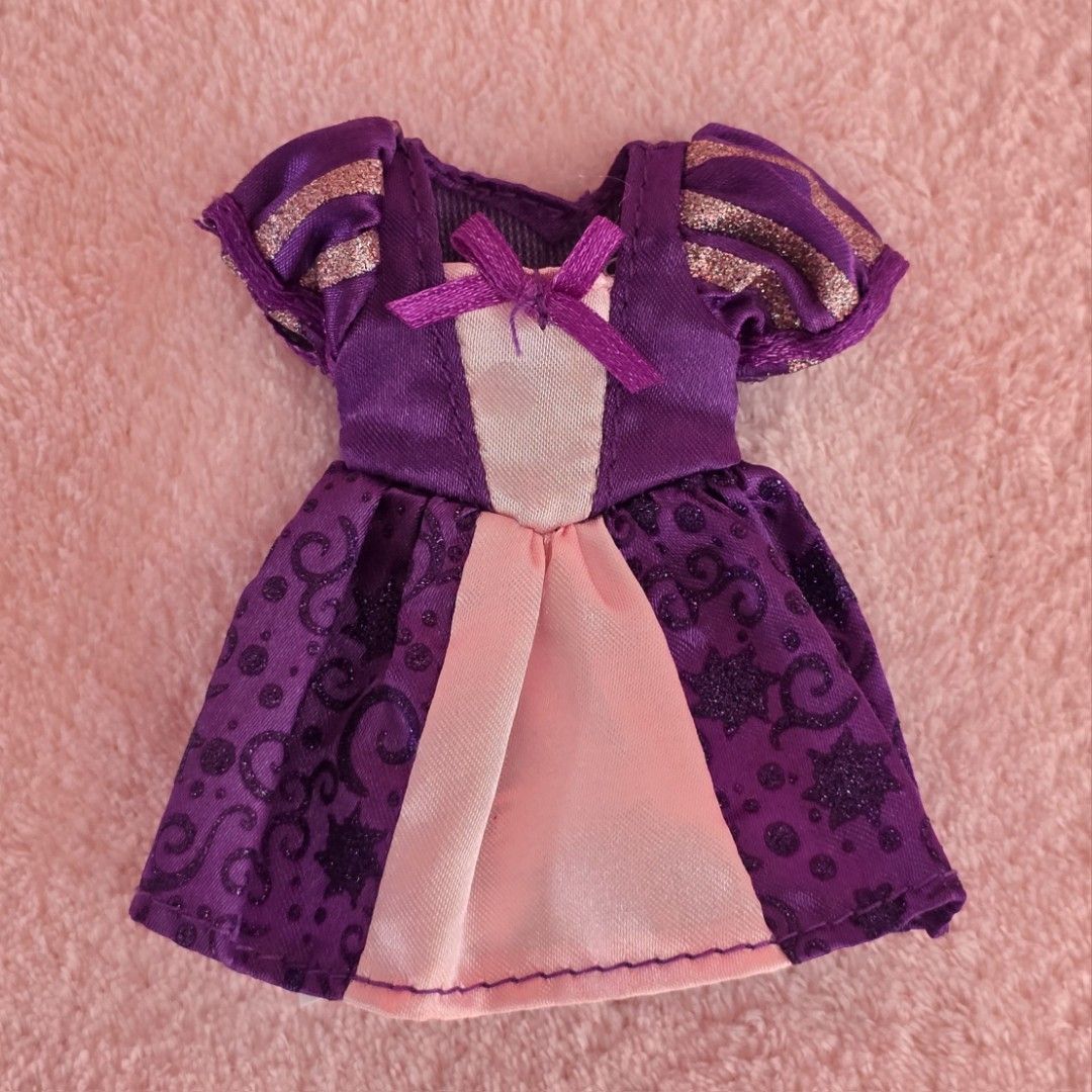 DRESS FOR MINI DOLLS (Category: Kids Toys) located in Quezon. Submitted by blushreloved (Listing ID 1464453799, Image 1). Description: Pwede sa bratz , mini animator & small barbies Selling As Is.