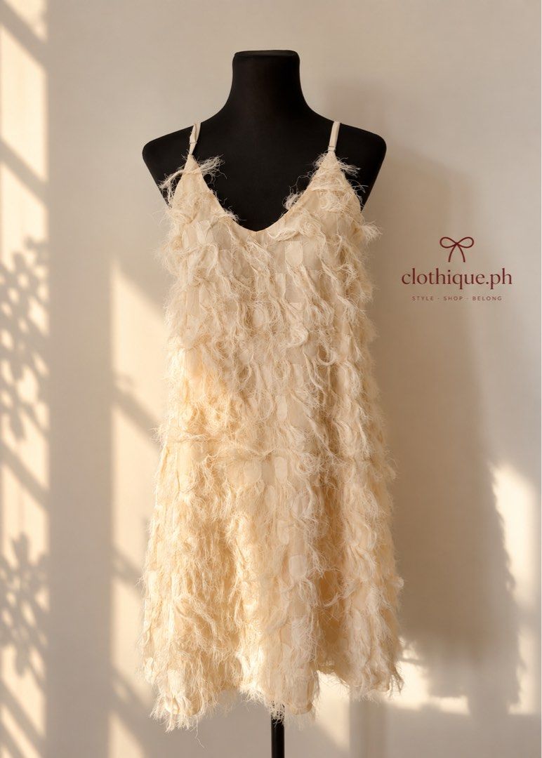 Dur Dress (Category: Dresses) located in Makati City. Submitted by clothique.ph (Listing ID 1464442641, Image 1). Description: ୨୧ ˚₊‧ 𝓕𝓾𝓻 𝓢𝓵𝓮𝓮𝓿𝓮𝓵𝓮𝓼𝓼 𝓓𝓻𝓮𝓼𝓼 ˚₊‧୨୧ 𐙚 𝓛𝓾𝔁𝓮 • 𝓒𝓸𝔃𝔂 • 𝓒𝓱𝓲𝓬 ✨🤍 ♡ 𝓑𝓻𝓪𝓷𝓭 𝓝𝓮𝔀 ♡ 𝓦𝓲𝓽𝓱 𝓟𝓸𝓾𝓬𝓱 🛍️ ♡ 𝓢𝓲𝔃𝓮: 𝓢𝓶𝓪𝓵𝓵 ♡ 𝟣 𝓼𝓽𝓸𝓬𝓴 𝓸𝓷𝓵𝔂 🎀 𐙚 𝓐 𝓬𝓱𝓲𝓬 𝓯𝓾𝓻 𝓼𝓵𝓮𝓮𝓿𝓮𝓵𝓮𝓼𝓼 𝓭𝓻𝓮𝓼𝓼 𝓯𝓸𝓻 𝓪 𝓵𝓾𝔁𝓾𝓻𝓲𝓸𝓾𝓼 𝓪𝓷𝓭 𝓼𝓽𝓪𝓽𝓮𝓶𝓮𝓷𝓽 𝓵𝓸𝓸𝓴. ✨🖤.