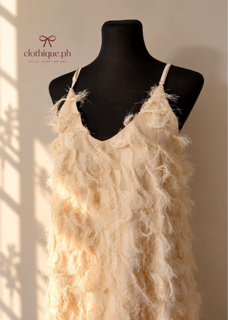 Dur Dress (Category: Dresses) located in Makati City. Submitted by clothique.ph (Listing ID 1464442641, Image 2). Description: ୨୧ ˚₊‧ 𝓕𝓾𝓻 𝓢𝓵𝓮𝓮𝓿𝓮𝓵𝓮𝓼𝓼 𝓓𝓻𝓮𝓼𝓼 ˚₊‧୨୧ 𐙚 𝓛𝓾𝔁𝓮 • 𝓒𝓸𝔃𝔂 • 𝓒𝓱𝓲𝓬 ✨🤍 ♡ 𝓑𝓻𝓪𝓷𝓭 𝓝𝓮𝔀 ♡ 𝓦𝓲𝓽𝓱 𝓟𝓸𝓾𝓬𝓱 🛍️ ♡ 𝓢𝓲𝔃𝓮: 𝓢𝓶𝓪𝓵𝓵 ♡ 𝟣 𝓼𝓽𝓸𝓬𝓴 𝓸𝓷𝓵𝔂 🎀 𐙚 𝓐 𝓬𝓱𝓲𝓬 𝓯𝓾𝓻 𝓼𝓵𝓮𝓮𝓿𝓮𝓵𝓮𝓼𝓼 𝓭𝓻𝓮𝓼𝓼 𝓯𝓸𝓻 𝓪 𝓵𝓾𝔁𝓾𝓻𝓲𝓸𝓾𝓼 𝓪𝓷𝓭 𝓼𝓽𝓪𝓽𝓮𝓶𝓮𝓷𝓽 𝓵𝓸𝓸𝓴. ✨🖤.