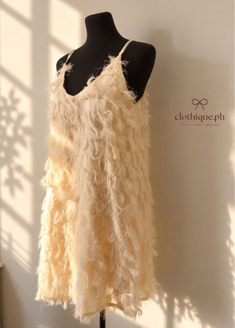Dur Dress (Category: Dresses) located in Makati City. Submitted by clothique.ph (Listing ID 1464442641, Image 3). Description: ୨୧ ˚₊‧ 𝓕𝓾𝓻 𝓢𝓵𝓮𝓮𝓿𝓮𝓵𝓮𝓼𝓼 𝓓𝓻𝓮𝓼𝓼 ˚₊‧୨୧ 𐙚 𝓛𝓾𝔁𝓮 • 𝓒𝓸𝔃𝔂 • 𝓒𝓱𝓲𝓬 ✨🤍 ♡ 𝓑𝓻𝓪𝓷𝓭 𝓝𝓮𝔀 ♡ 𝓦𝓲𝓽𝓱 𝓟𝓸𝓾𝓬𝓱 🛍️ ♡ 𝓢𝓲𝔃𝓮: 𝓢𝓶𝓪𝓵𝓵 ♡ 𝟣 𝓼𝓽𝓸𝓬𝓴 𝓸𝓷𝓵𝔂 🎀 𐙚 𝓐 𝓬𝓱𝓲𝓬 𝓯𝓾𝓻 𝓼𝓵𝓮𝓮𝓿𝓮𝓵𝓮𝓼𝓼 𝓭𝓻𝓮𝓼𝓼 𝓯𝓸𝓻 𝓪 𝓵𝓾𝔁𝓾𝓻𝓲𝓸𝓾𝓼 𝓪𝓷𝓭 𝓼𝓽𝓪𝓽𝓮𝓶𝓮𝓷𝓽 𝓵𝓸𝓸𝓴. ✨🖤.