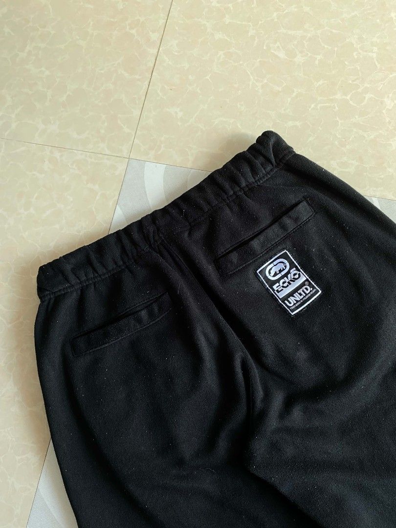 Ecko Unltd. Black Sweat Shorts (Category: Shorts) located in Angeles City. Submitted by dathrifthaven (Listing ID 1464509419, Image 2). Description: Ecko Unltd. Sweat Short S on tag Excellent Authentic “naalis na yung mga puti” Dimes: Waist: 30-44 (w/ drawstring) Length: 20.5 Hem: 11.5 Mine: ₱449 + shipping fee.