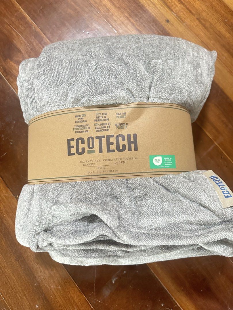 ECOTECH Luxury Velvet Microfiber Blanket - King Size (Category: Bedding & Towels) located in San Juan City. Submitted by rose.lucky (Listing ID 1464367275, Image 2). Description: - Super soft ECOTECH blanket - Made with quick-drying microfiber technology - King size: 108 x 90 inches - Lovely light grey color - Perfect for staying cozy.