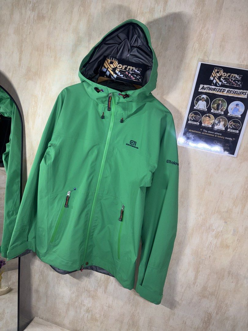 ELEVENATE GORETEX SHELL JACKET (Category: Coats, Jackets and Outerwear) located in Cabuyao City. Submitted by pormanation-thrift-store (Listing ID 1464372982, Image 2). Description: ELEVENATE GORETEX SHELL JACKET Condition: LIKE NEW Color rate: 10/10 (PWEDE SA MASELAN) Size: SMALL Dimes: 21.5”Wx29-30”L Issue: NONE‼️ Price: 2500.