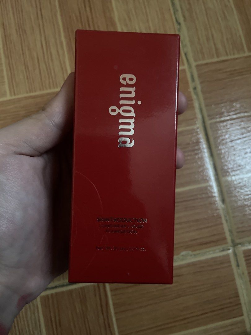 Enigma Longwear Liquid Foundation - Porcelain (Category: Makeup) located in Manila. Submitted by banopeyeo (Listing ID 1464373952, Image 1). Description: - Enigma Longwear Liquid Foundation - Shade: Porcelain - never used - 100% full - comes with box still - rfs: not needed anymore.