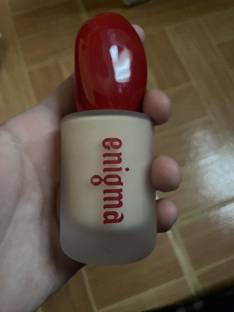 Enigma Longwear Liquid Foundation - Porcelain (Category: Makeup) located in Manila. Submitted by banopeyeo (Listing ID 1464373952, Image 3). Description: - Enigma Longwear Liquid Foundation - Shade: Porcelain - never used - 100% full - comes with box still - rfs: not needed anymore.