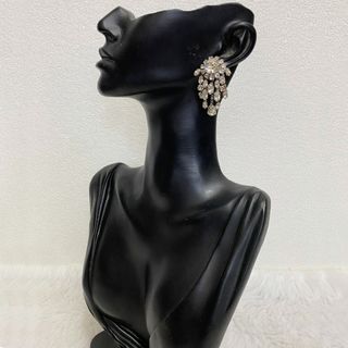 (Category: ) located in . Submitted by posh_avenue888 (Listing ID 1464448555, Image 1). Description: .