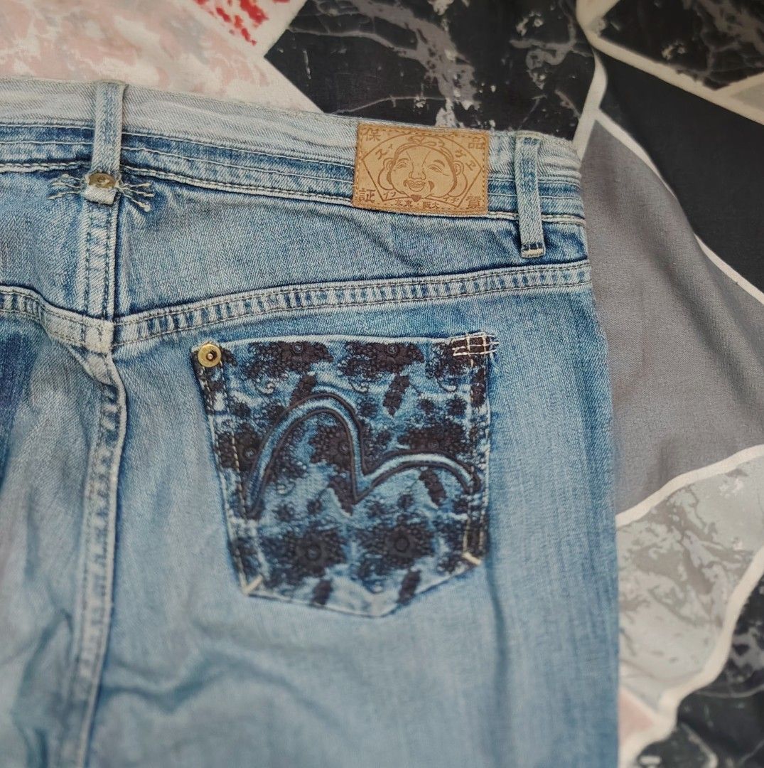 Evisu Pants For Women Authentic (Category: Jeans) located in San Fernando. Submitted by vincentgomez (Listing ID 1464373131, Image 2). Description: EVISU PANTS FOR WOMEN AUTHENTIC -Issue Good fade -Sign Of Usage -Authentic -Waistline 28 to 30 -Length 39 -Leg Opening 6 -Complete Tags La Union 📍.
