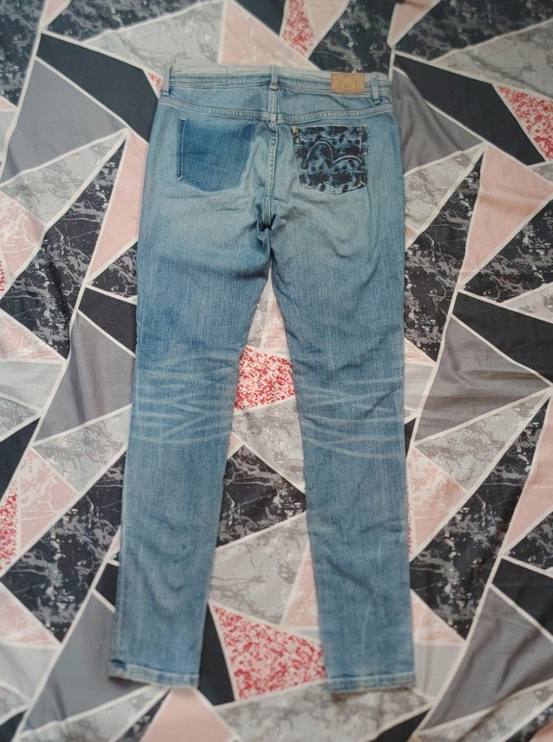 Evisu Pants For Women Authentic (Category: Jeans) located in San Fernando. Submitted by vincentgomez (Listing ID 1464373131, Image 1). Description: EVISU PANTS FOR WOMEN AUTHENTIC -Issue Good fade -Sign Of Usage -Authentic -Waistline 28 to 30 -Length 39 -Leg Opening 6 -Complete Tags La Union 📍.
