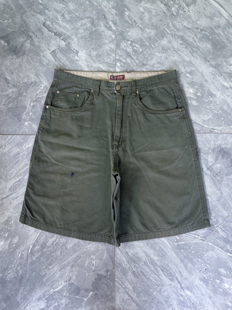 FADED GLORY CARPENTER (Category: Shorts) located in Manila. Submitted by gelo.vbz (Listing ID 1464500192, Image 1). Description: George Originals cargo shorts in Tacoma Olive. Men's size 32. Made from 100% cotton. Features multiple pockets, including a cargo pocket on the right leg. Button and zip closure. Great for casual wear..