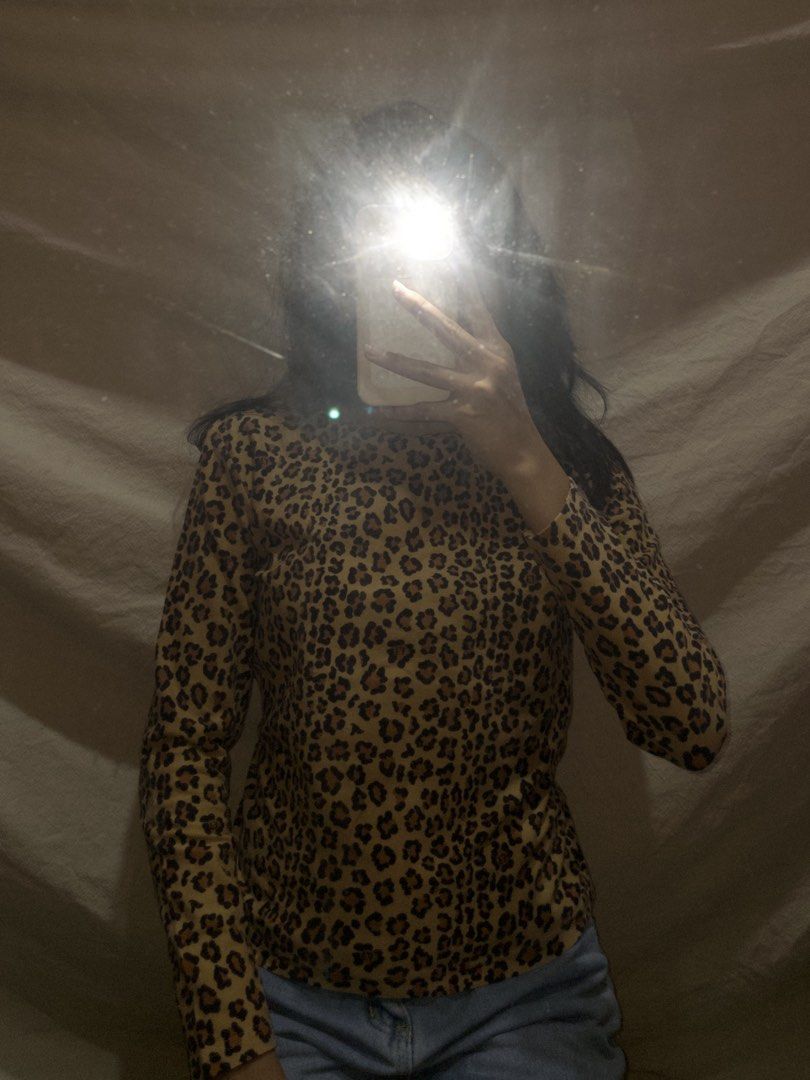 FENDI leopard pring longsleeves (Category: Longsleeves) located in Nabunturan. Submitted by drollingarms.ph (Listing ID 1464514214, Image 2). Description: s.