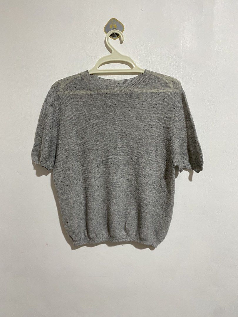 Fine Knit Short Sleeve Top in Gray (Category: Others Tops) located in Naga. Submitted by threadedtreasures (Listing ID 1464371211, Image 2). Description: In excellent condition M-L.